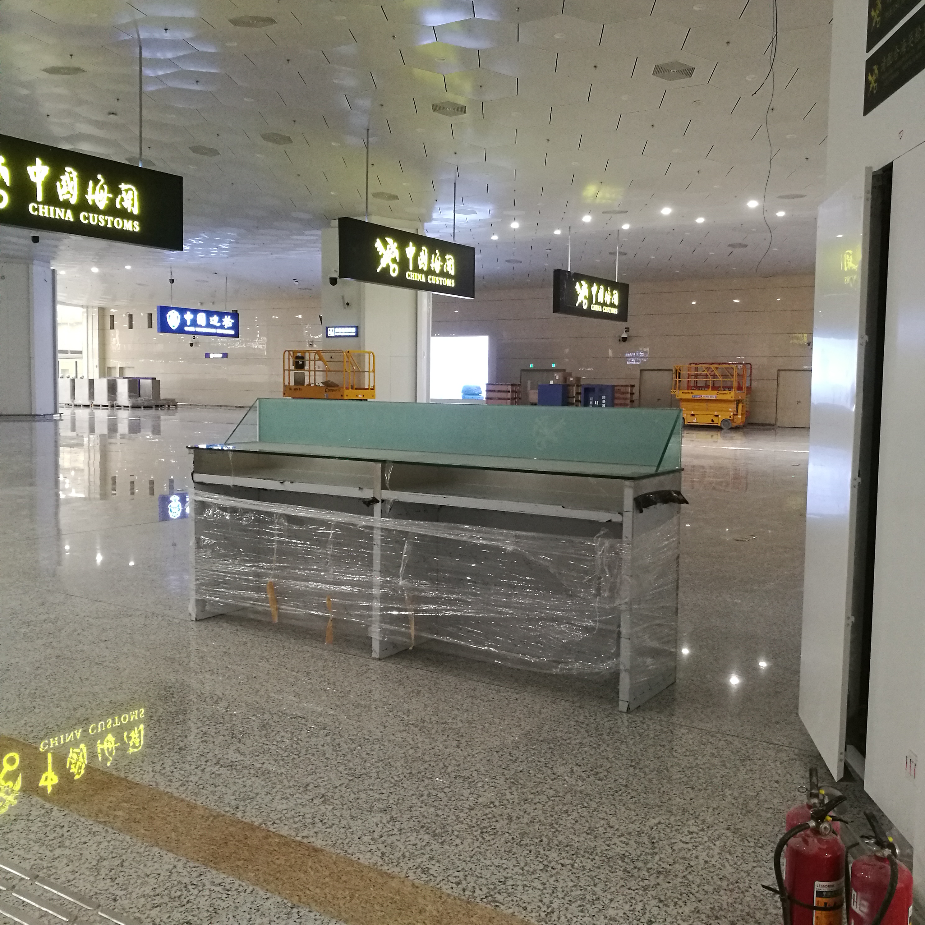 横琴海关：不锈钢工作台